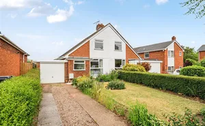 Click for details Meadow Gardens, Crediton, Devon, EX17 photo