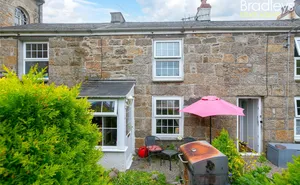 Click for details Chapel Row, Green Lane Hill, Gulval, Penzance, TR18 photo