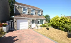 Click for details Cheltenham Close, Exeter, Devon, EX4 photo