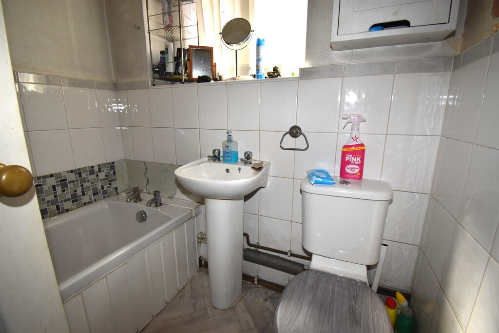 Dillam Close, Longford Image 5
