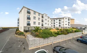 Click for details Narrowcliff, Newquay, Cornwall, TR7 photo