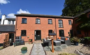 Click for details Rewe Court, Rewe, Exeter, Devon, EX5 photo