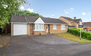 Click for details Hatcher Close, Honiton, Devon, EX14 photo