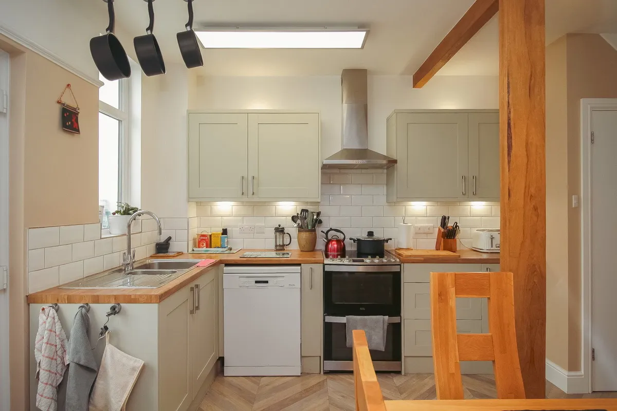 Chantry Avenue, Bideford, Devon, EX39 2QW