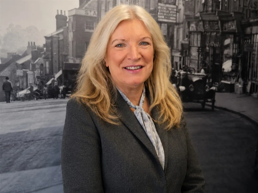 Leonie Morris