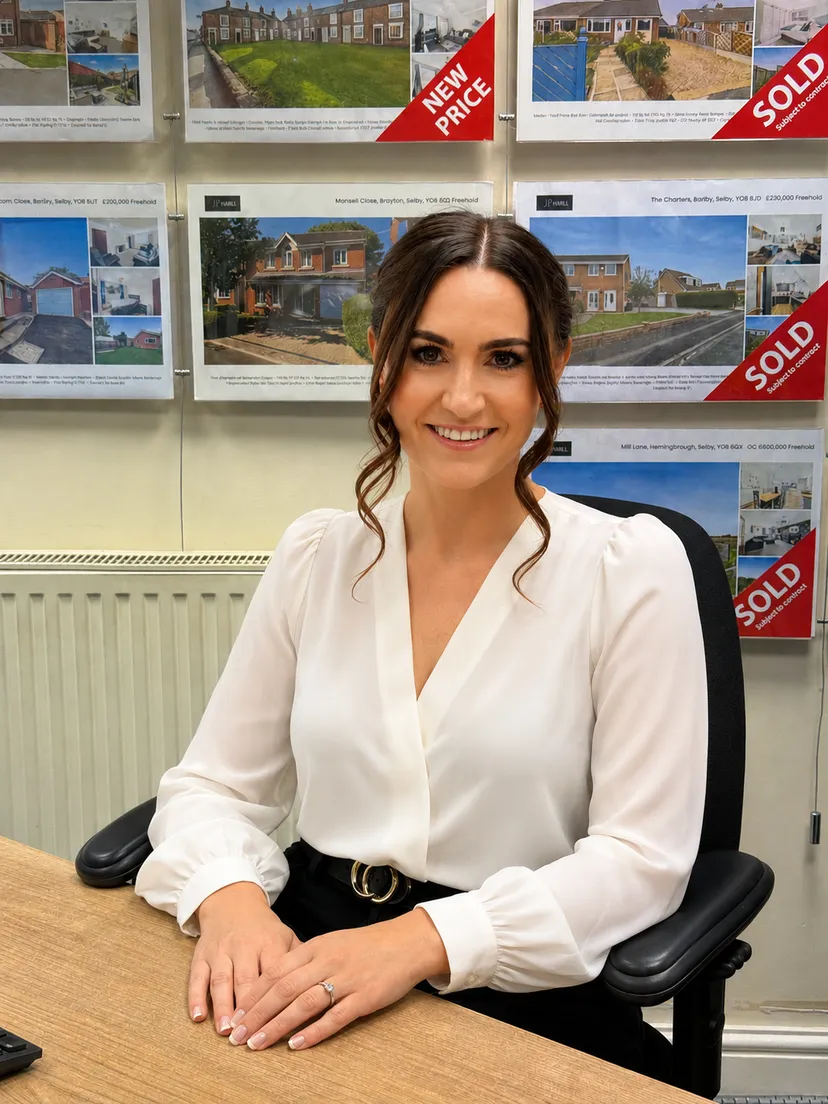 https://mr0.homeflow-assets.co.uk/files/avatar/image/7076/5615/_x_/Christie.png
