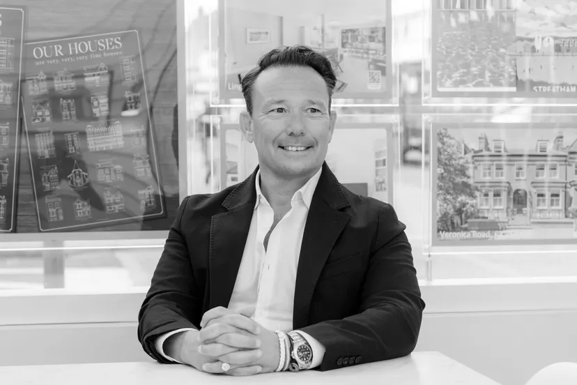 https://mr0.homeflow-assets.co.uk/files/avatar/image/7105/4318/_x_/Joel-1118.jpg