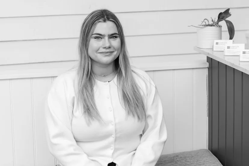 https://mr0.homeflow-assets.co.uk/files/avatar/image/7112/6118/_x_/Emily-2.jpg