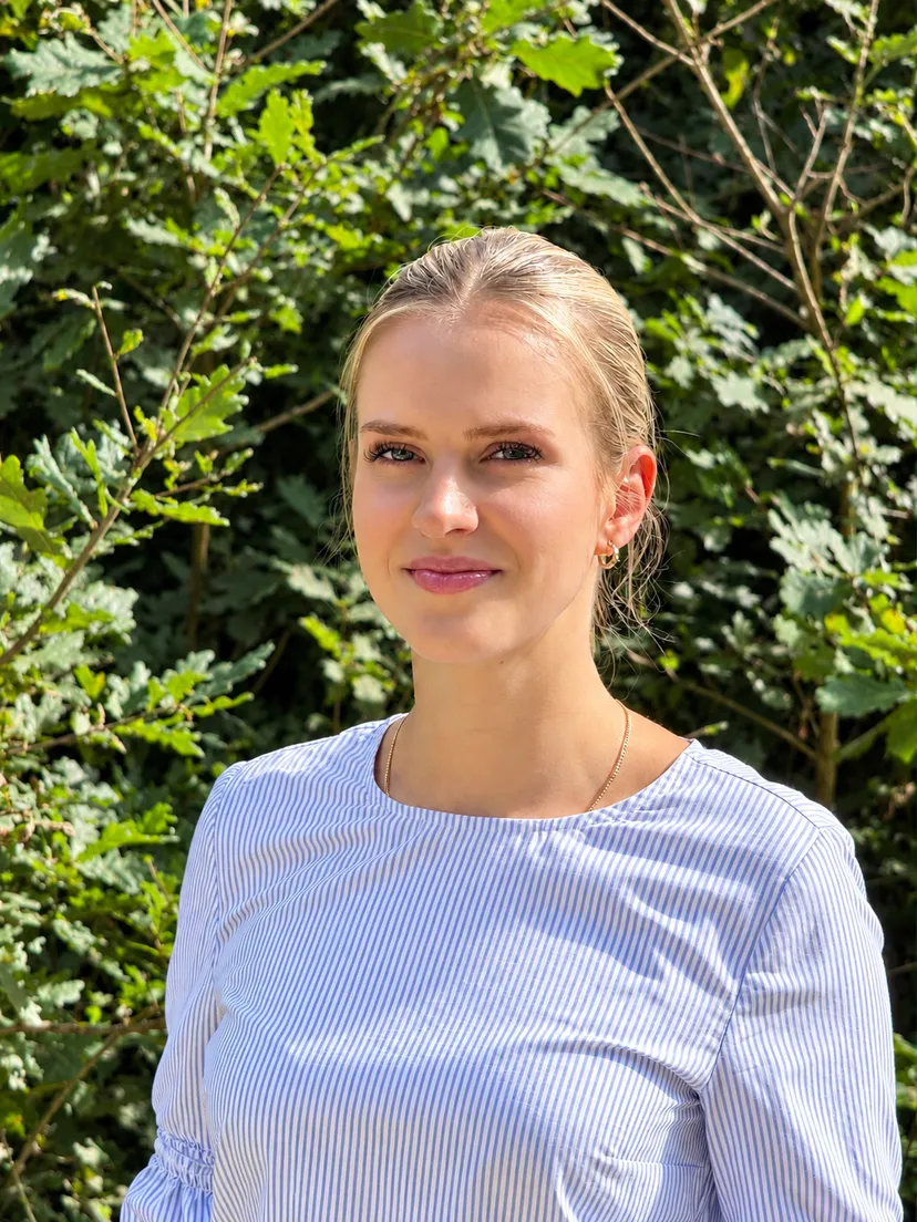 https://mr0.homeflow-assets.co.uk/files/avatar/image/7113/2719/_x_/Sunlit_Portrait_Among_Lush_Greenery.png
