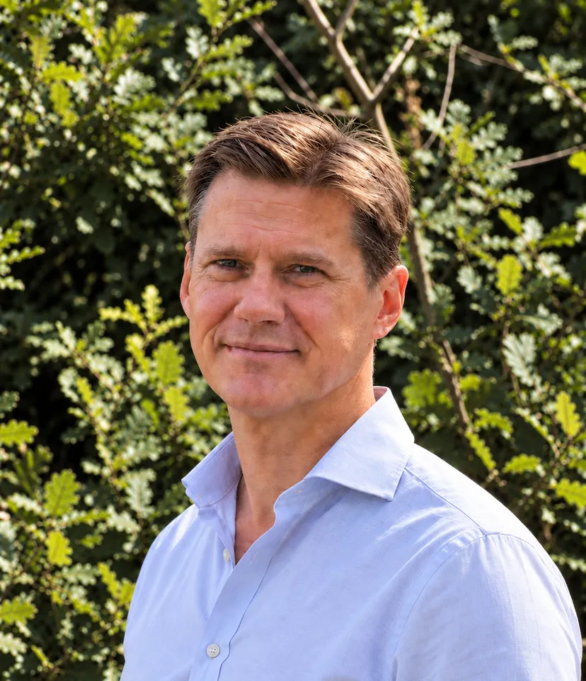 https://mr0.homeflow-assets.co.uk/files/avatar/image/7119/1142/_x_/Floyd.jpg