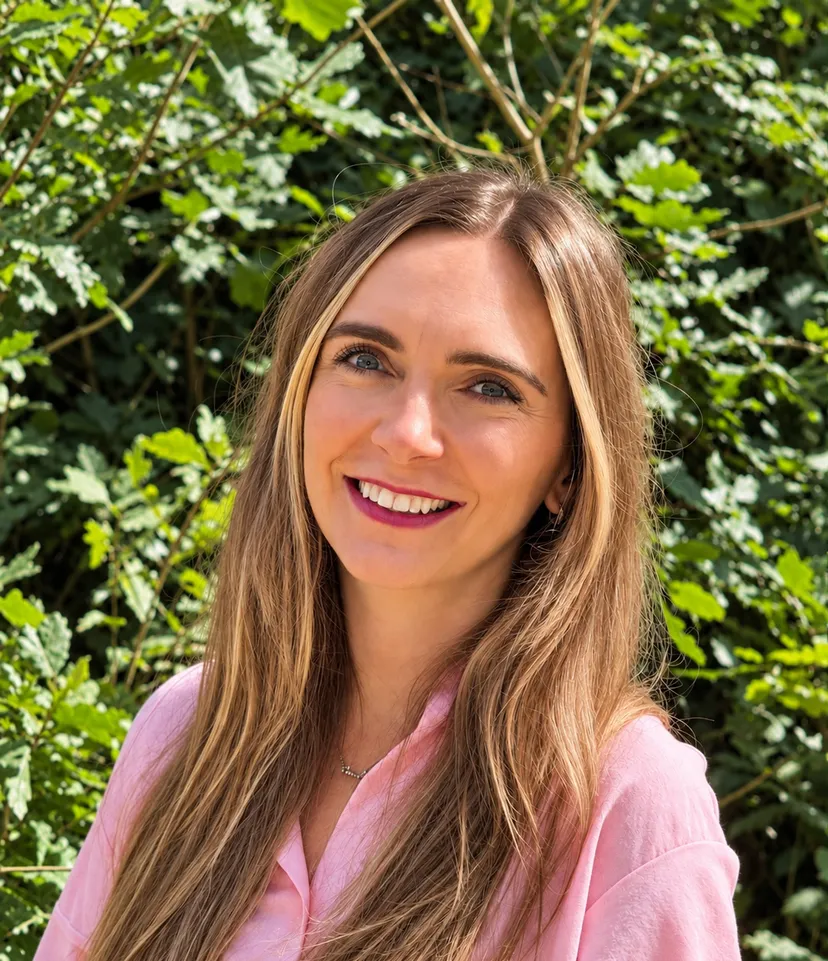 https://mr0.homeflow-assets.co.uk/files/avatar/image/7119/1284/_x_/Karolina.jpg