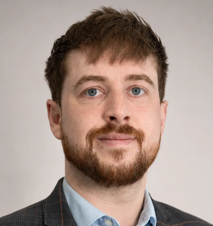 https://mr0.homeflow-assets.co.uk/files/avatar/image/7124/0121/_x_/crop-x151y20w622h660/JGWebPhoto.png