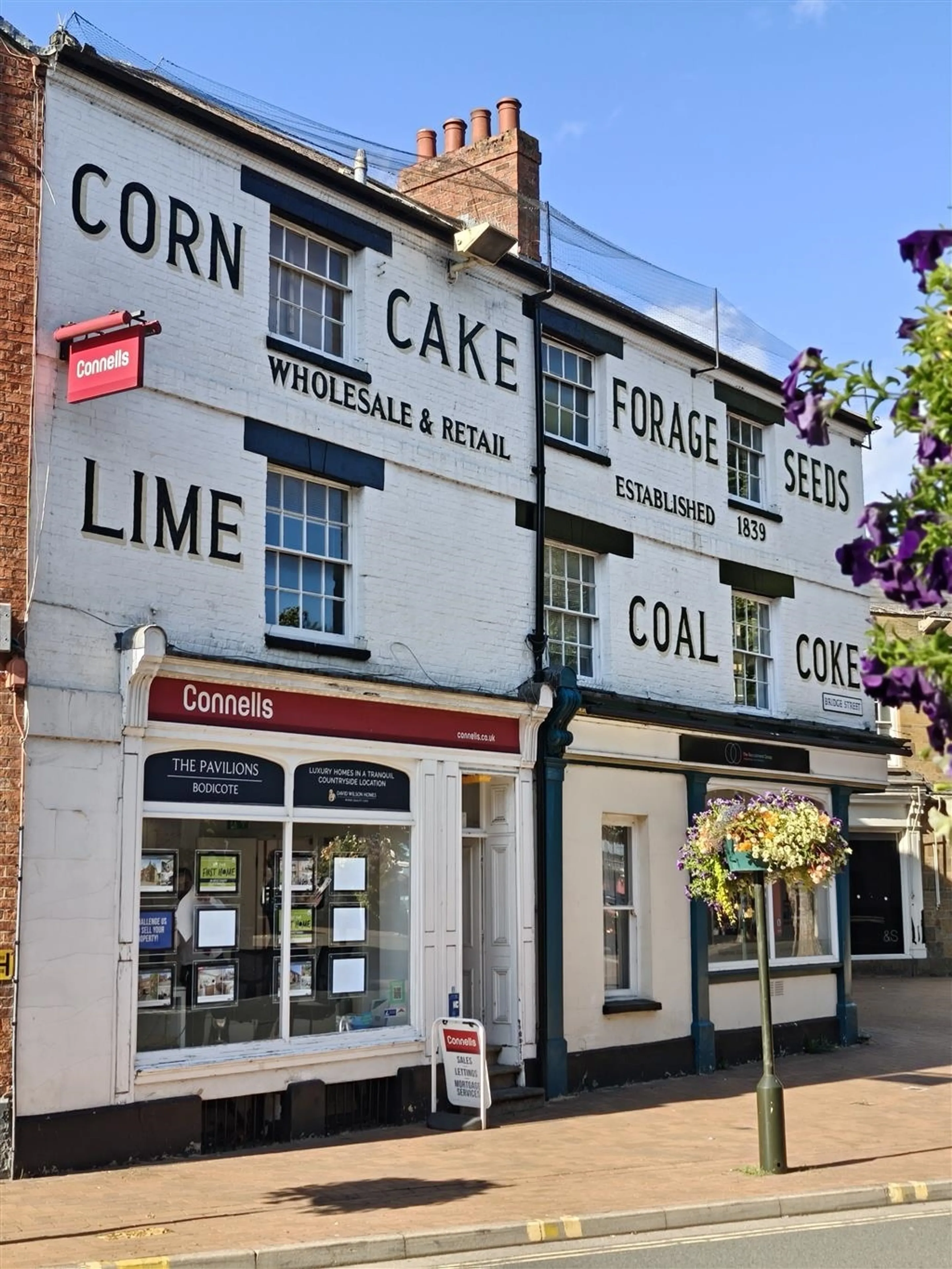 It's situated right in the heart of Banbury town centre, making it easily accessible whether you're walking through the market area or arriving by car