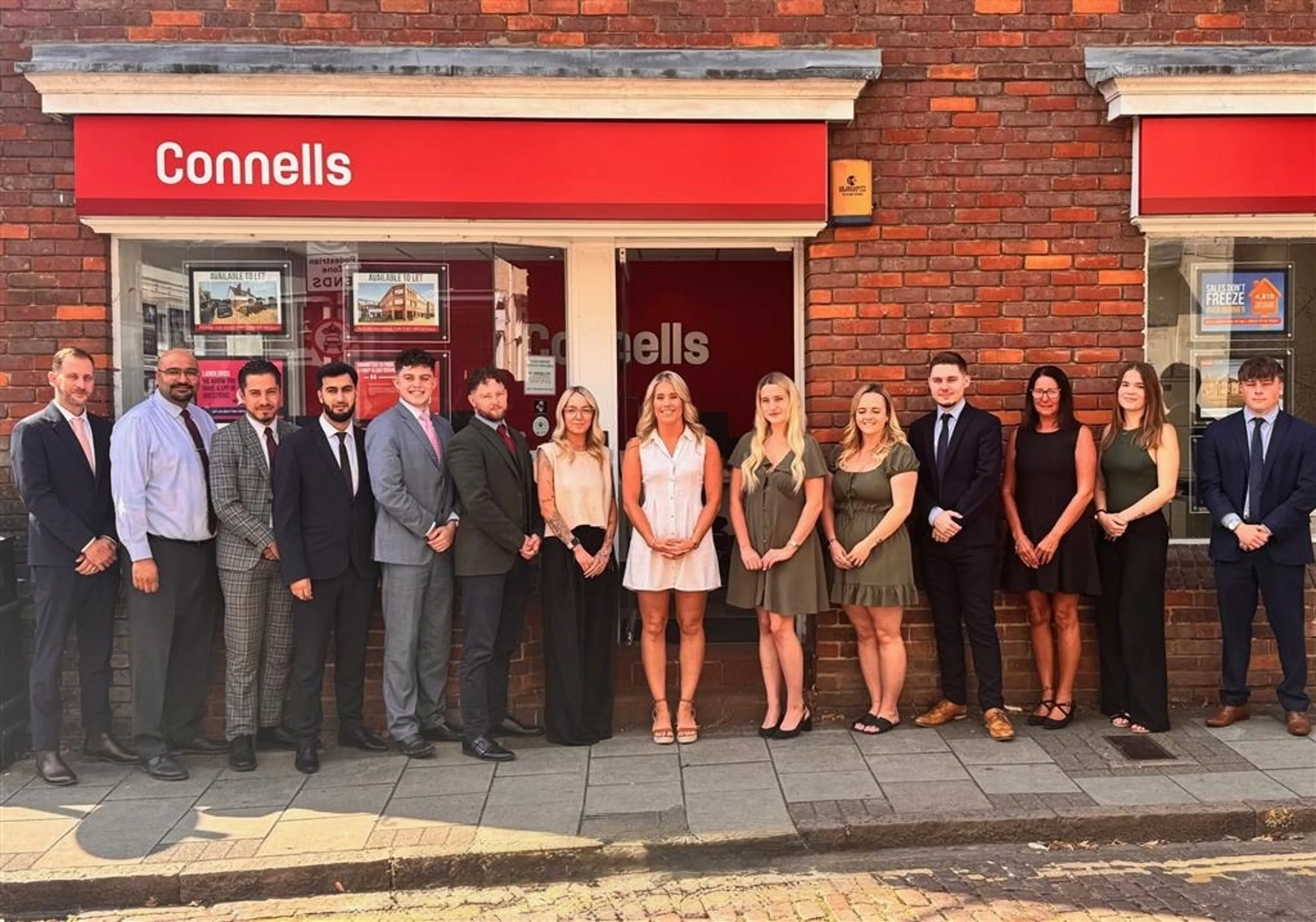 With a multitude of experience and local agency knowledge, the sales team and in-house mortgage advisors are always on hand to help!