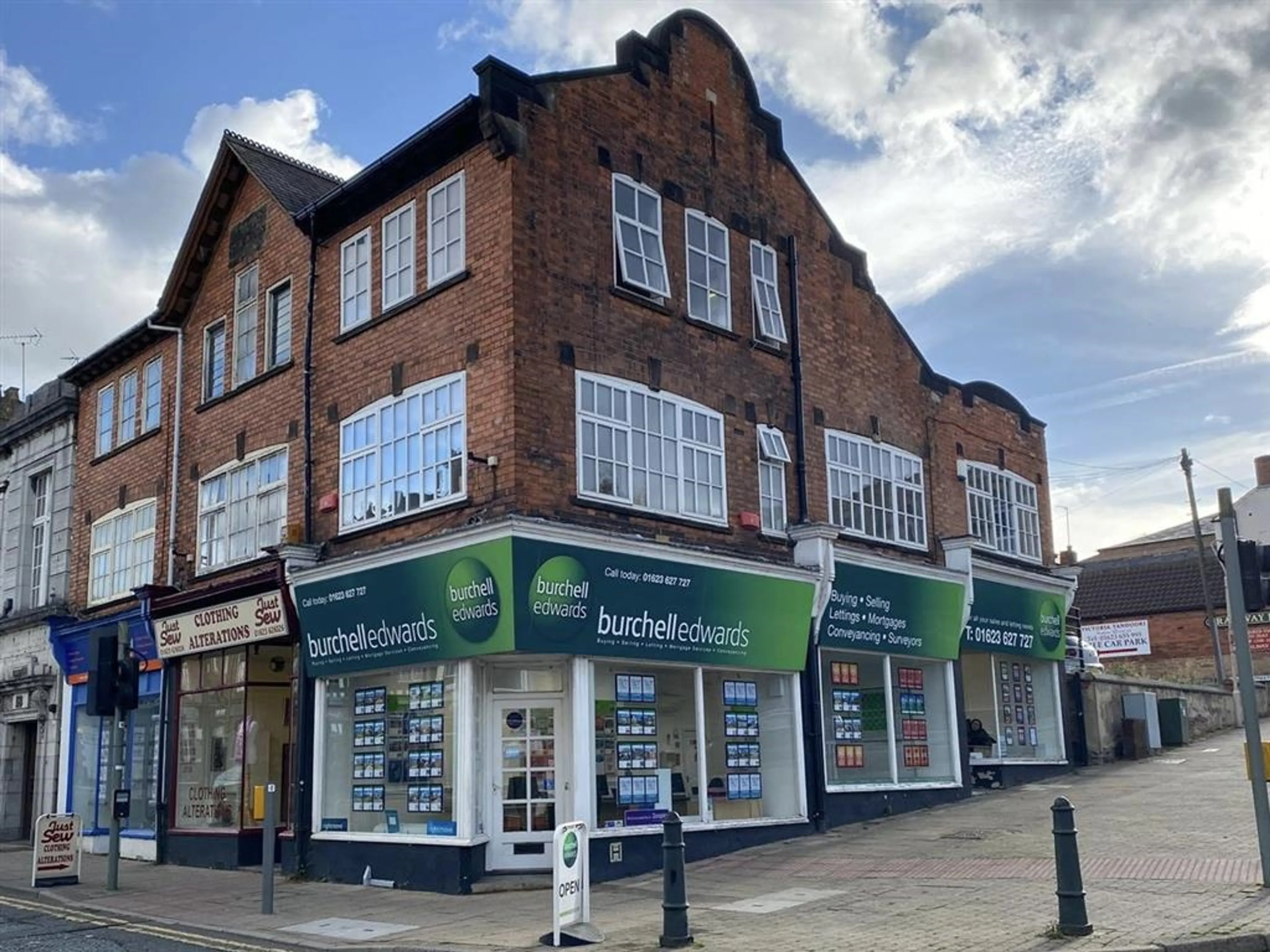 Burchell Edwards is conveniently situated on Albert Street, close to the heart of Mansfield town centre and both, the train and bus station.