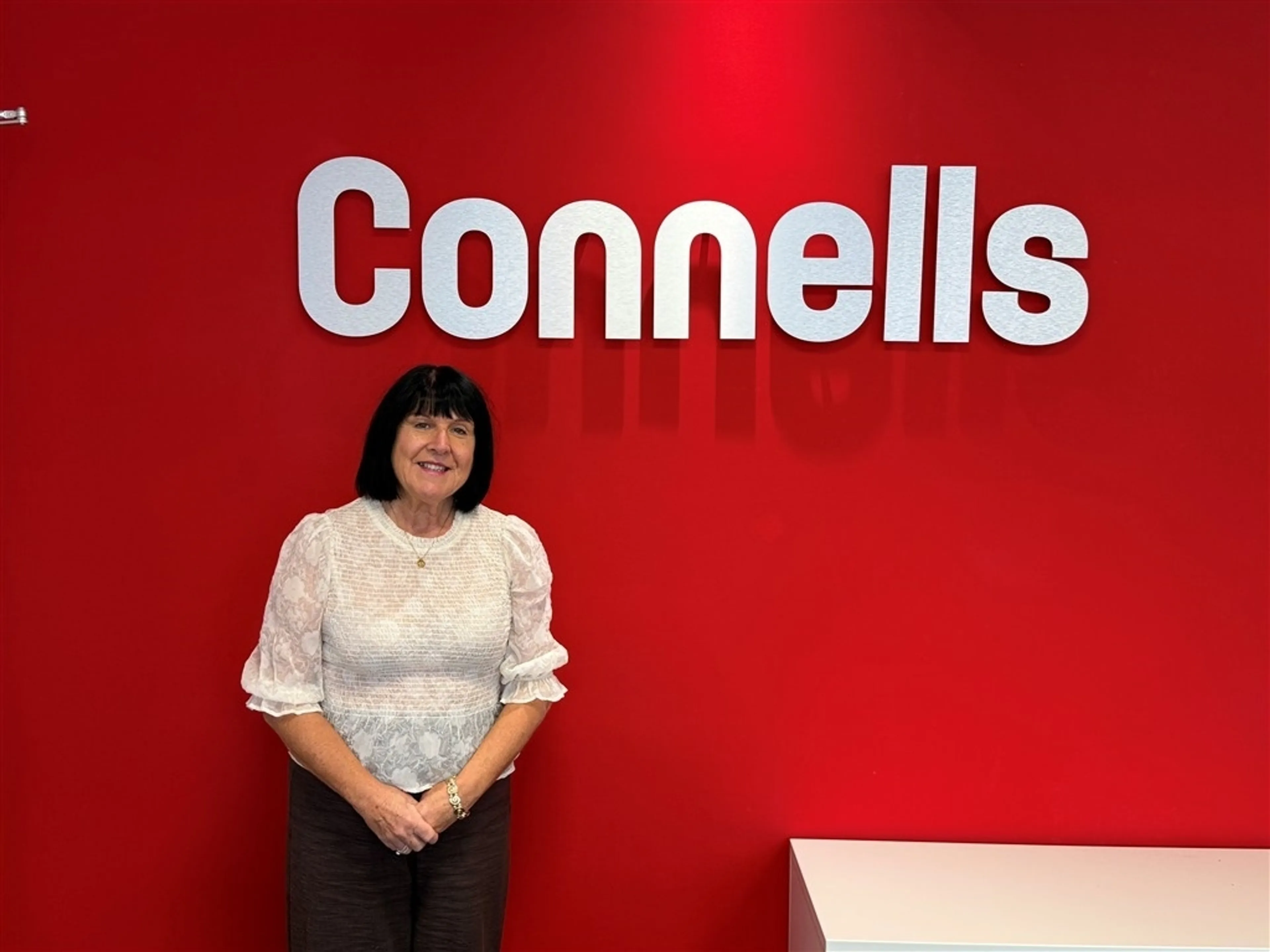Lesley Kemplen and the team at St Neots are here to help you move home