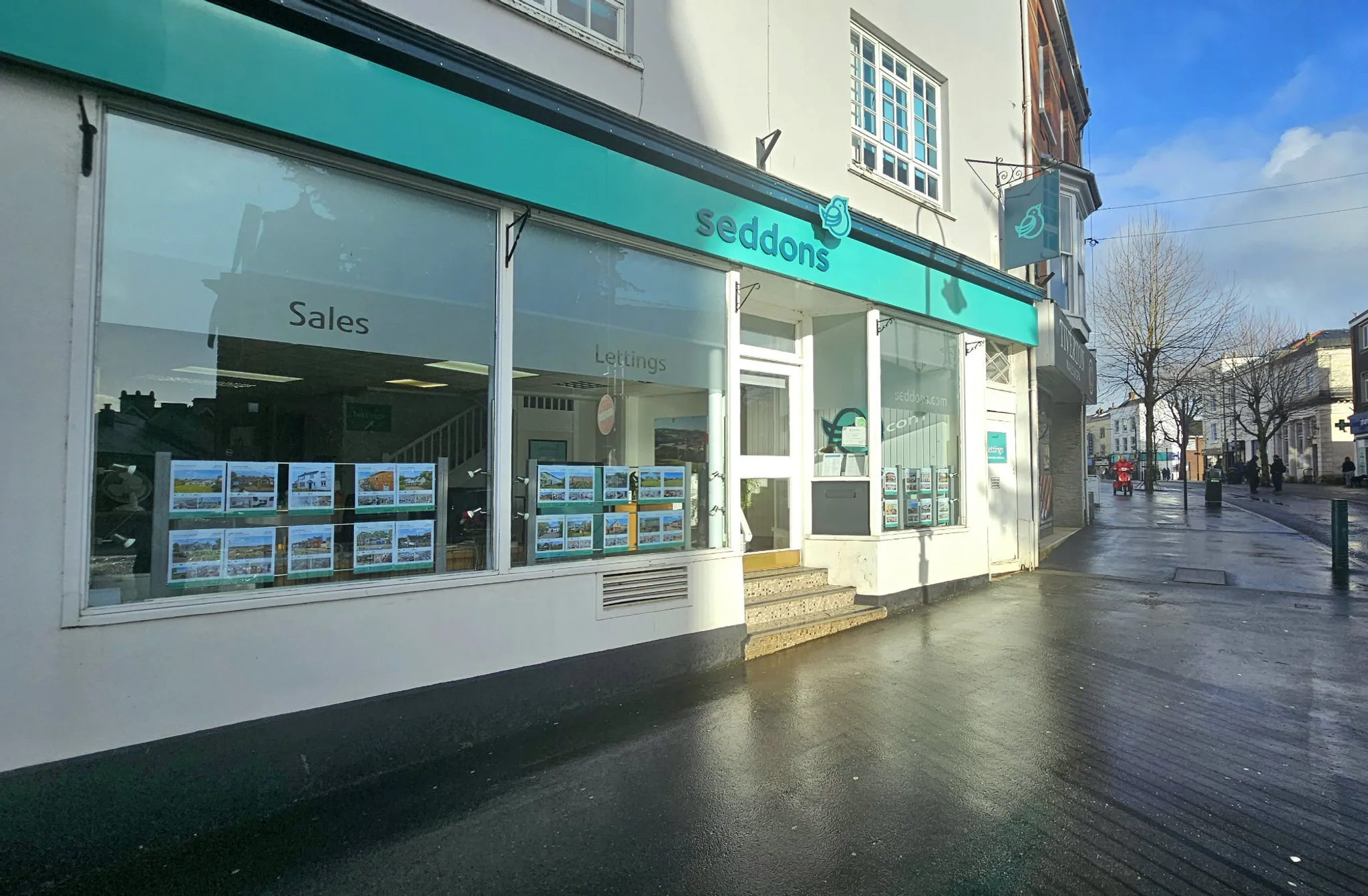 https://mr0.homeflow-assets.co.uk/files/branch_photo/image/6934/9991/_x_/Tiverton-Office.jpg