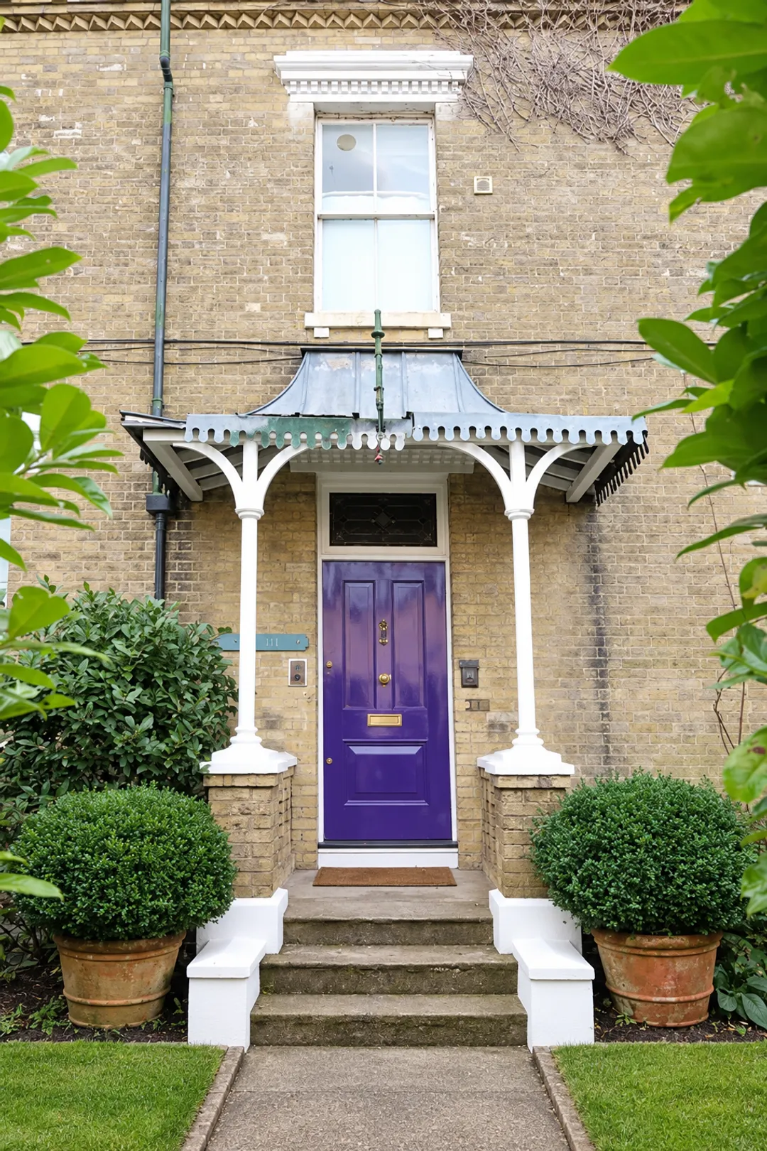 Victorian-Entrance-with-Purple-Door.png