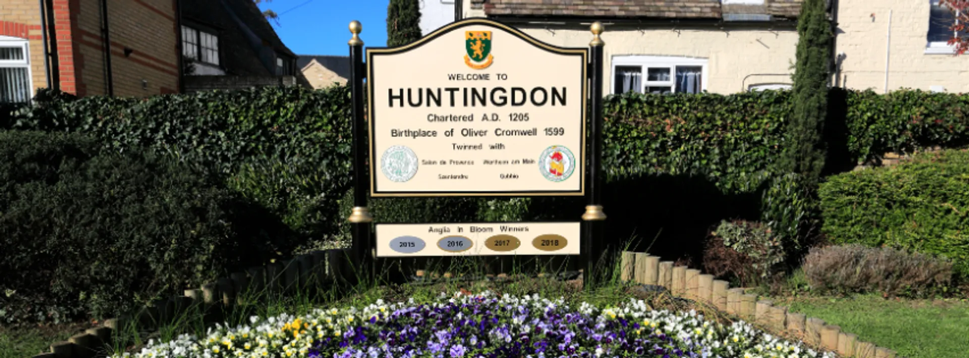 https://mr0.homeflow-assets.co.uk/files/media/image/0000/0000/52d76227d7f0d860da8eba2882e3a17f/1.png