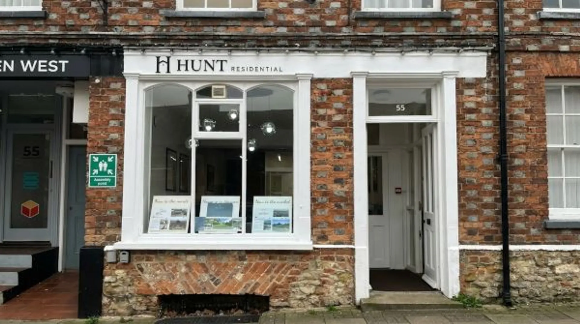 https://mr0.homeflow-assets.co.uk/files/media/image/0000/0000/79d0d3d5dc2e6256abc811280ef034fc/Thameoffice2-thumb.jpg
