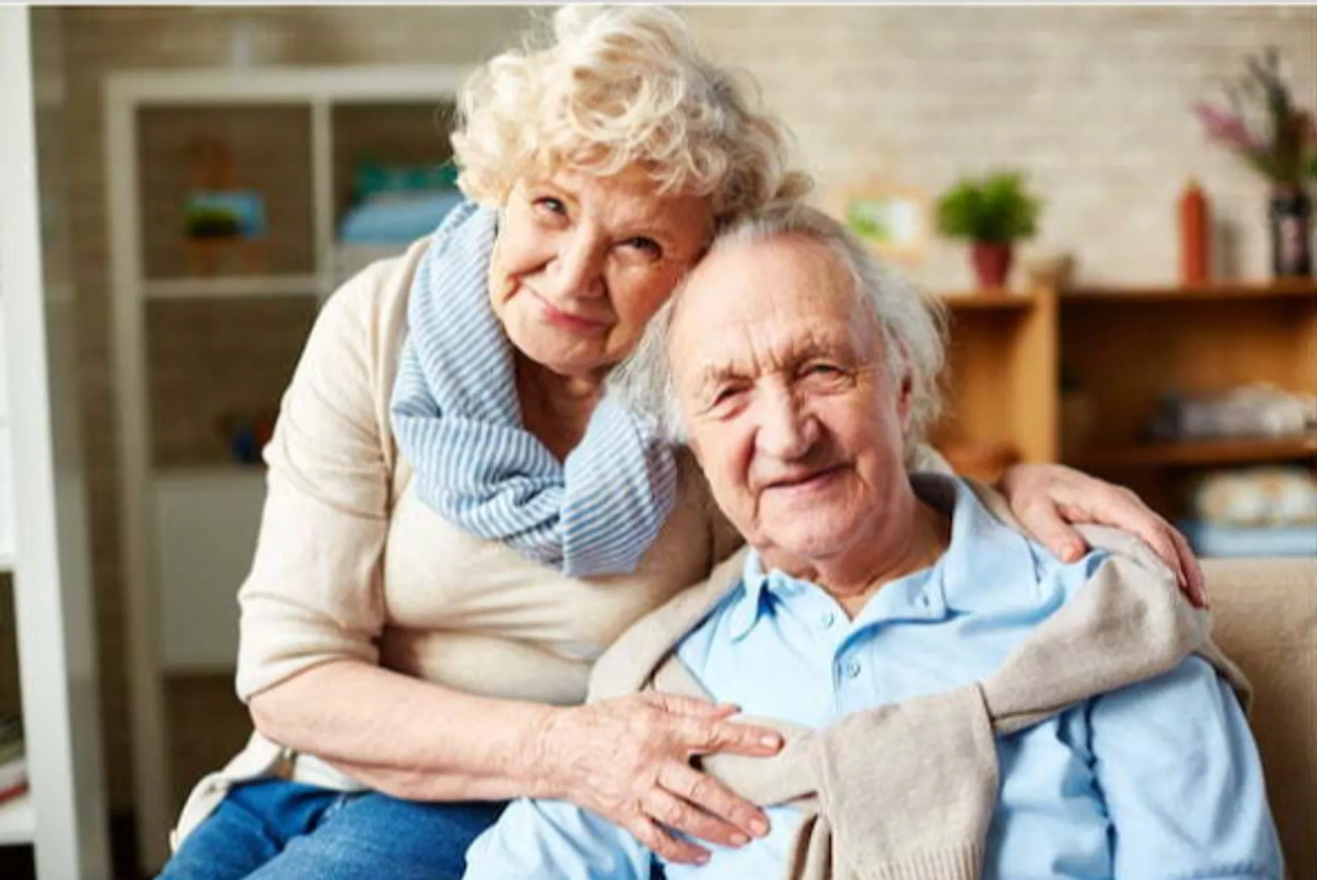 https://mr0.homeflow-assets.co.uk/files/media/image/0000/0000/aeed812edfe0fa7ccf6cbff693949a23/downsizing.png
