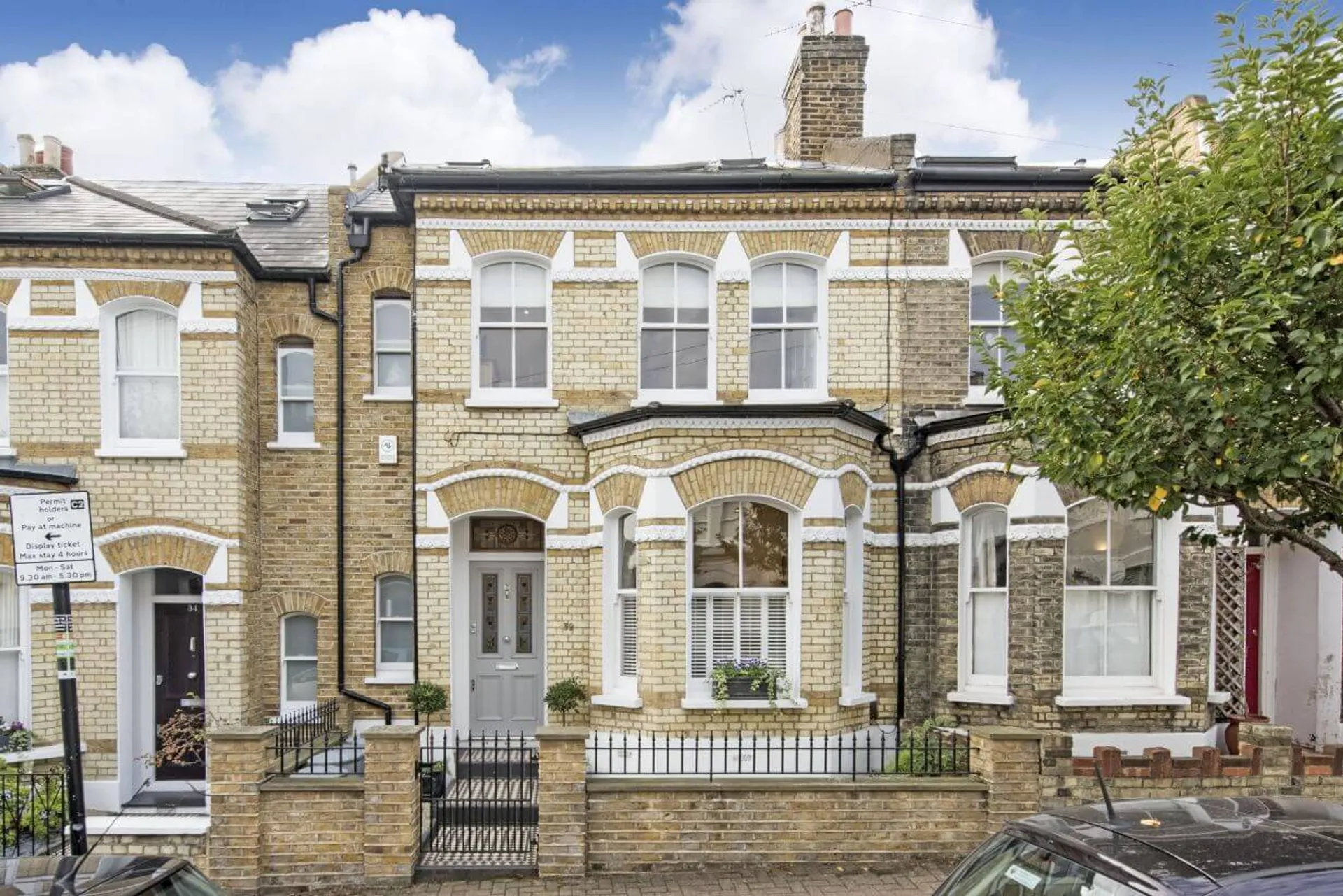 https://mr0.homeflow-assets.co.uk/files/media/image/0000/0000/f2a75a81c09492c7c88fad784f238ec3/image2.jpg