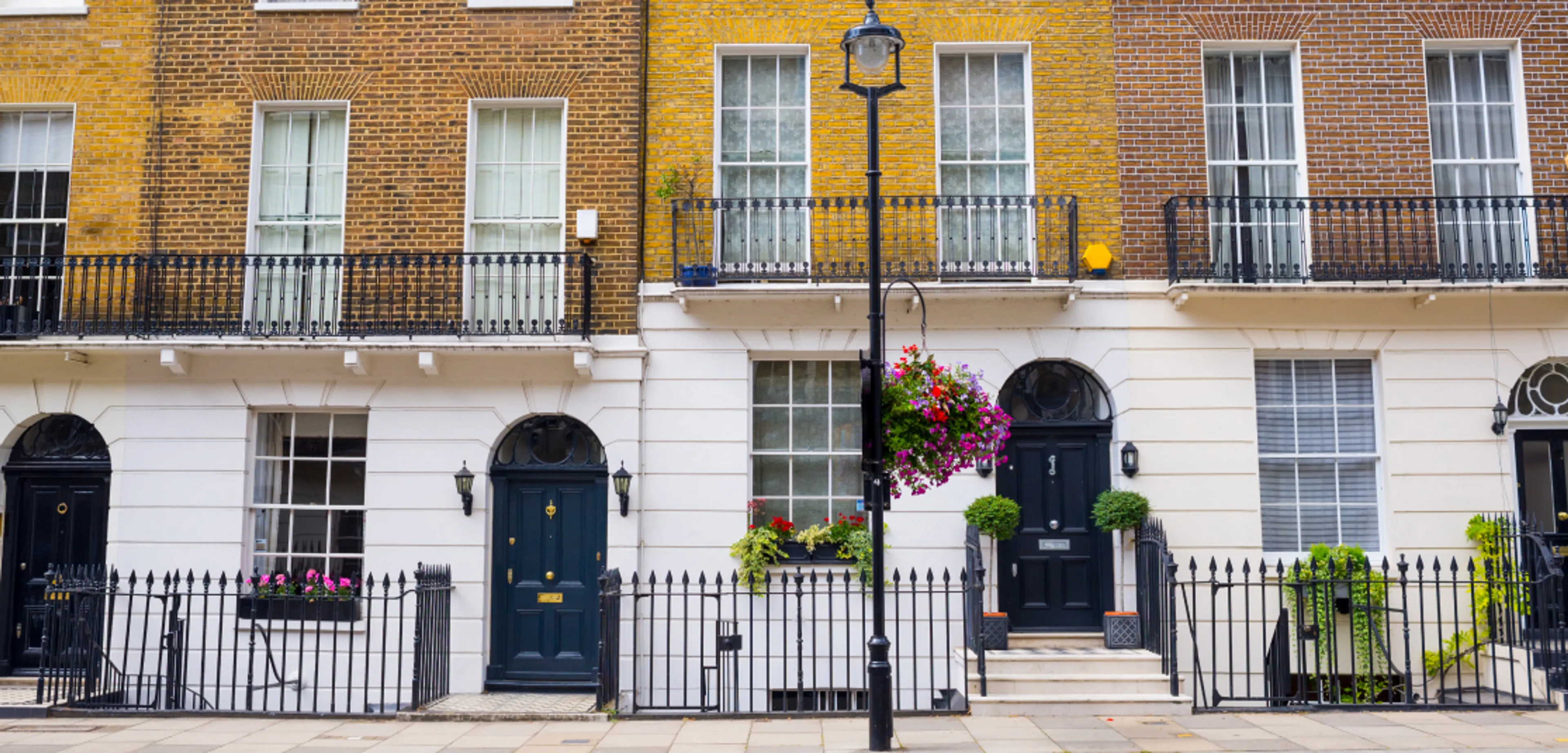 https://mr0.homeflow-assets.co.uk/files/media/image/0000/0000/0ca895add2744b98ffe564d281658d3f/1115x535px-HydeParkbranch-1.jpg
