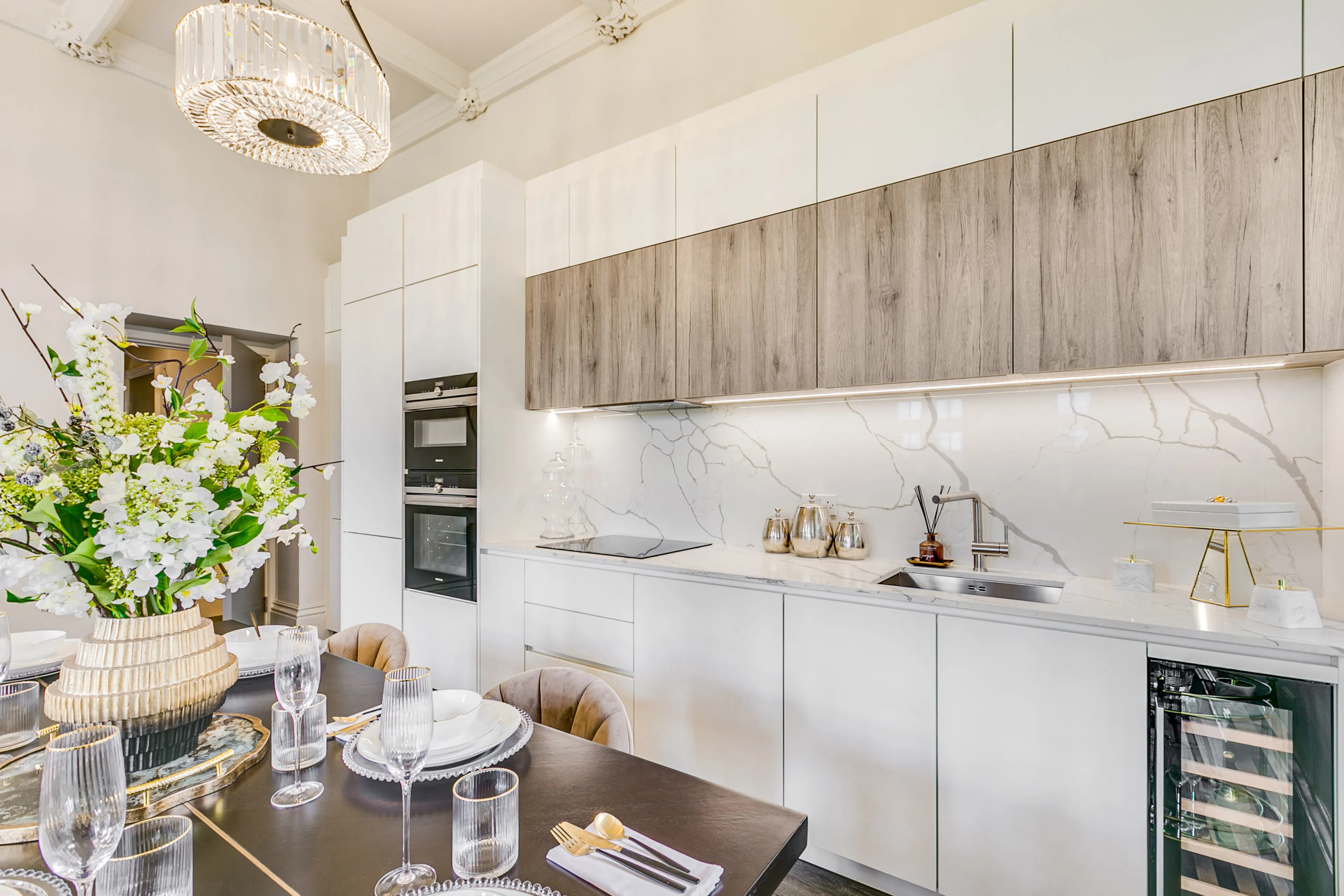 https://mr0.homeflow-assets.co.uk/files/media/image/0000/0000/33b339000f31eb5af9b5fcf0aa4c14bd/kitchen.jpg