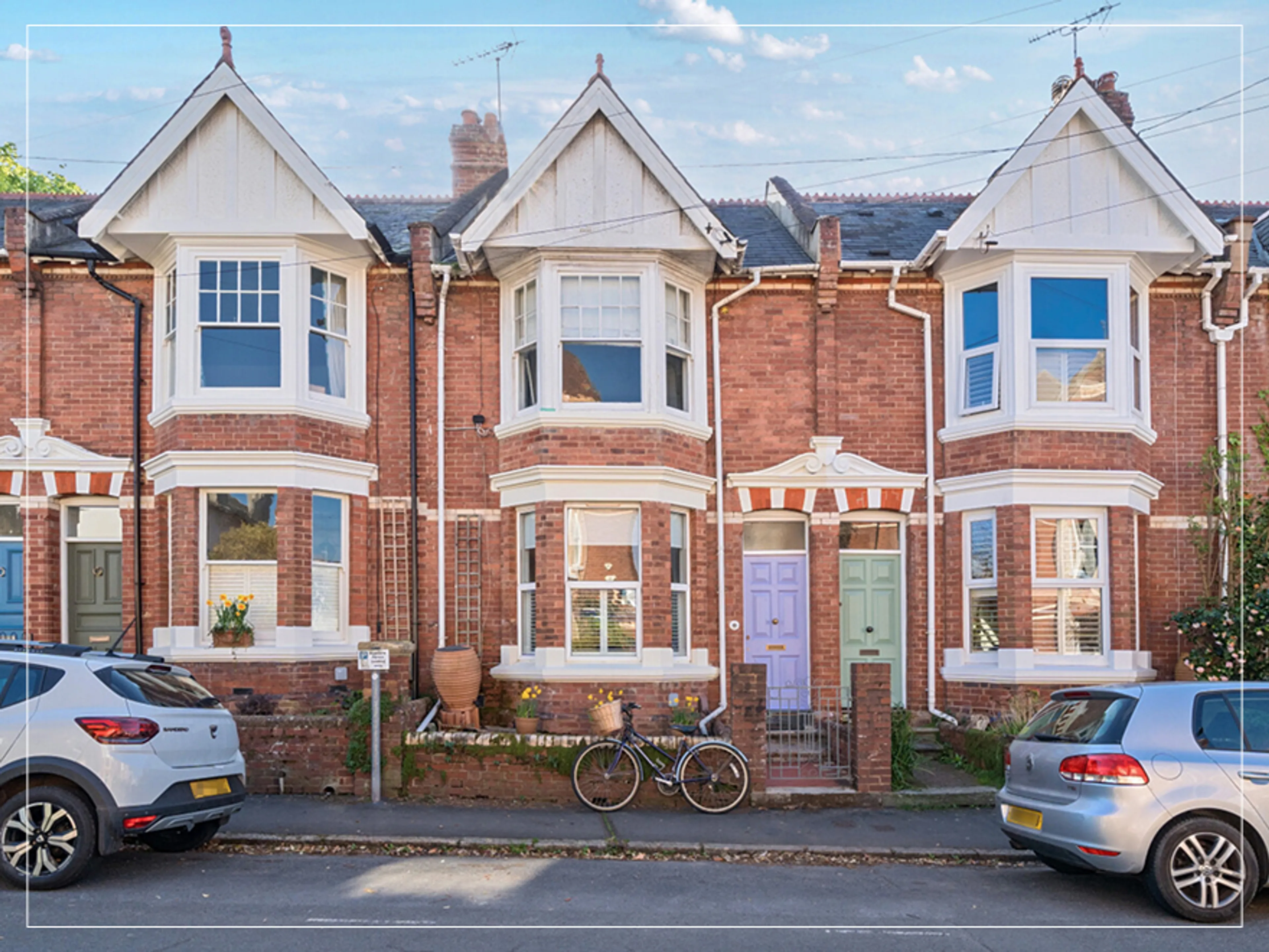 https://mr0.homeflow-assets.co.uk/files/media/image/0000/0000/5e42cb3b54d959d1244934e0f3a8670c/Buy-to-let.jpg