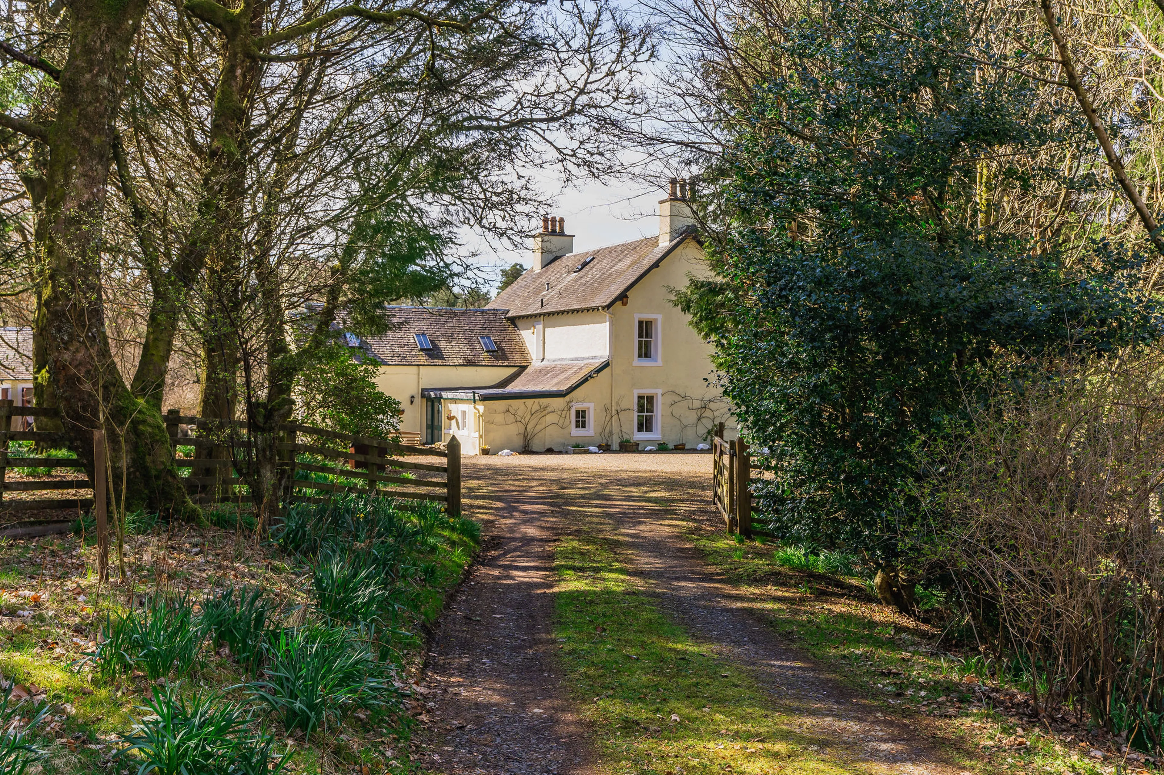 https://mr0.homeflow-assets.co.uk/files/media/image/0000/0000/6a5ae80e278e4dc23b245f9256b248c0/Externalsb-27.jpg