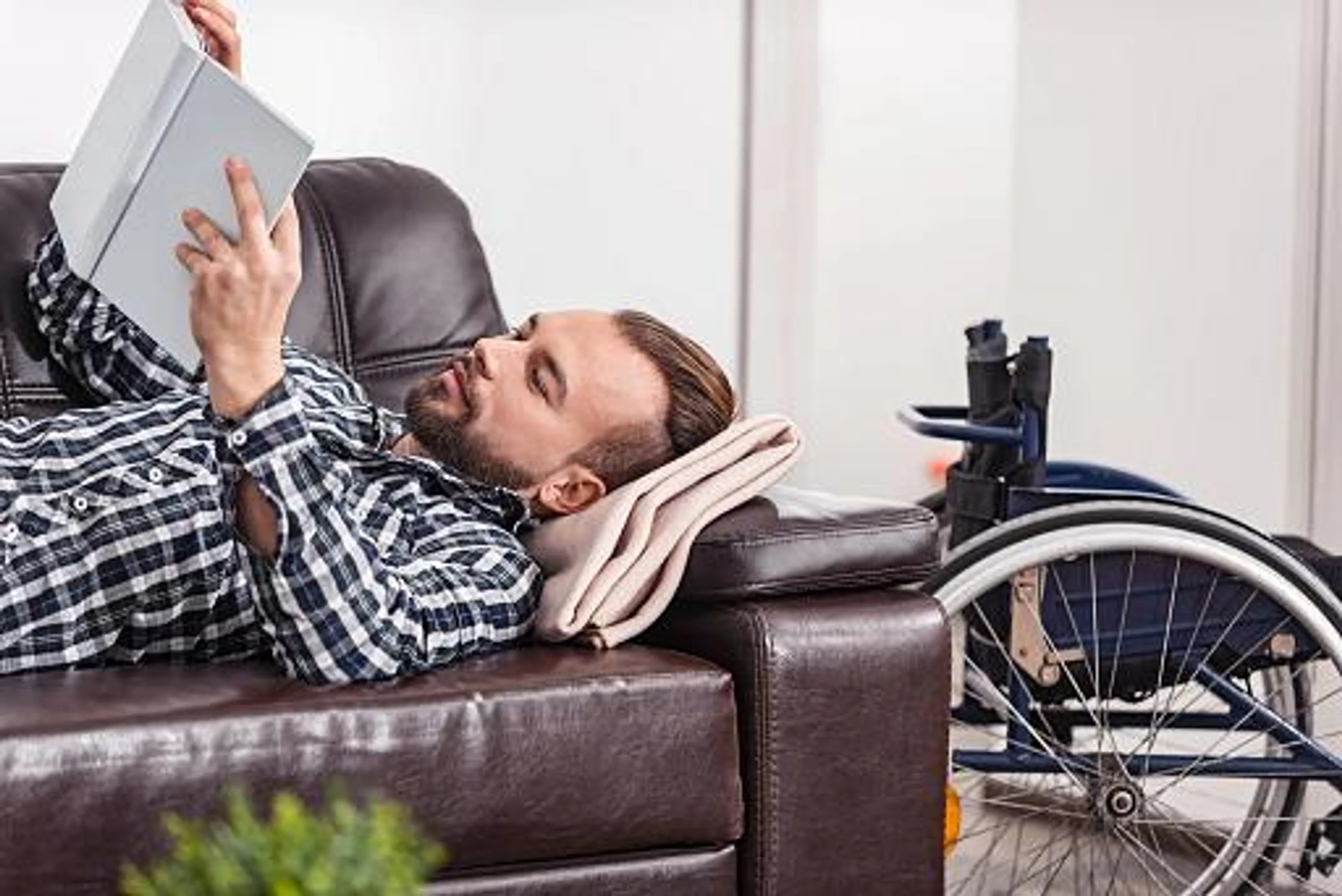 https://mr0.homeflow-assets.co.uk/files/media/image/0000/0000/74cf2d1030d91b5f9dfbad5f3ee0850d/Chestertons_Offers_Support_To_Disabled_Renters-l-512x0.jpg