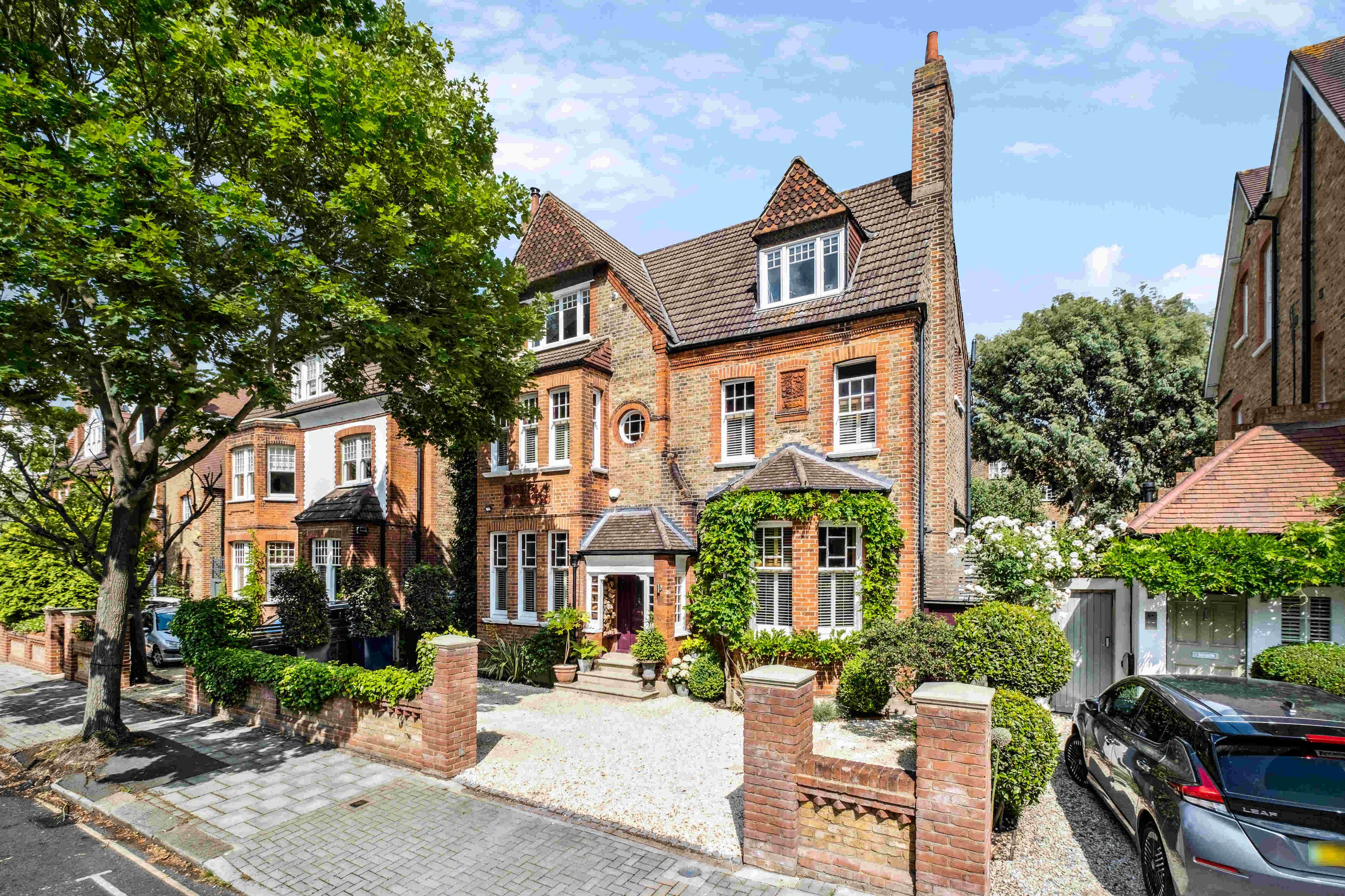 https://mr0.homeflow-assets.co.uk/files/media/image/0000/0000/76c1e7a68a601b3aabcd4ff7d666e3e0/clapham.jpg