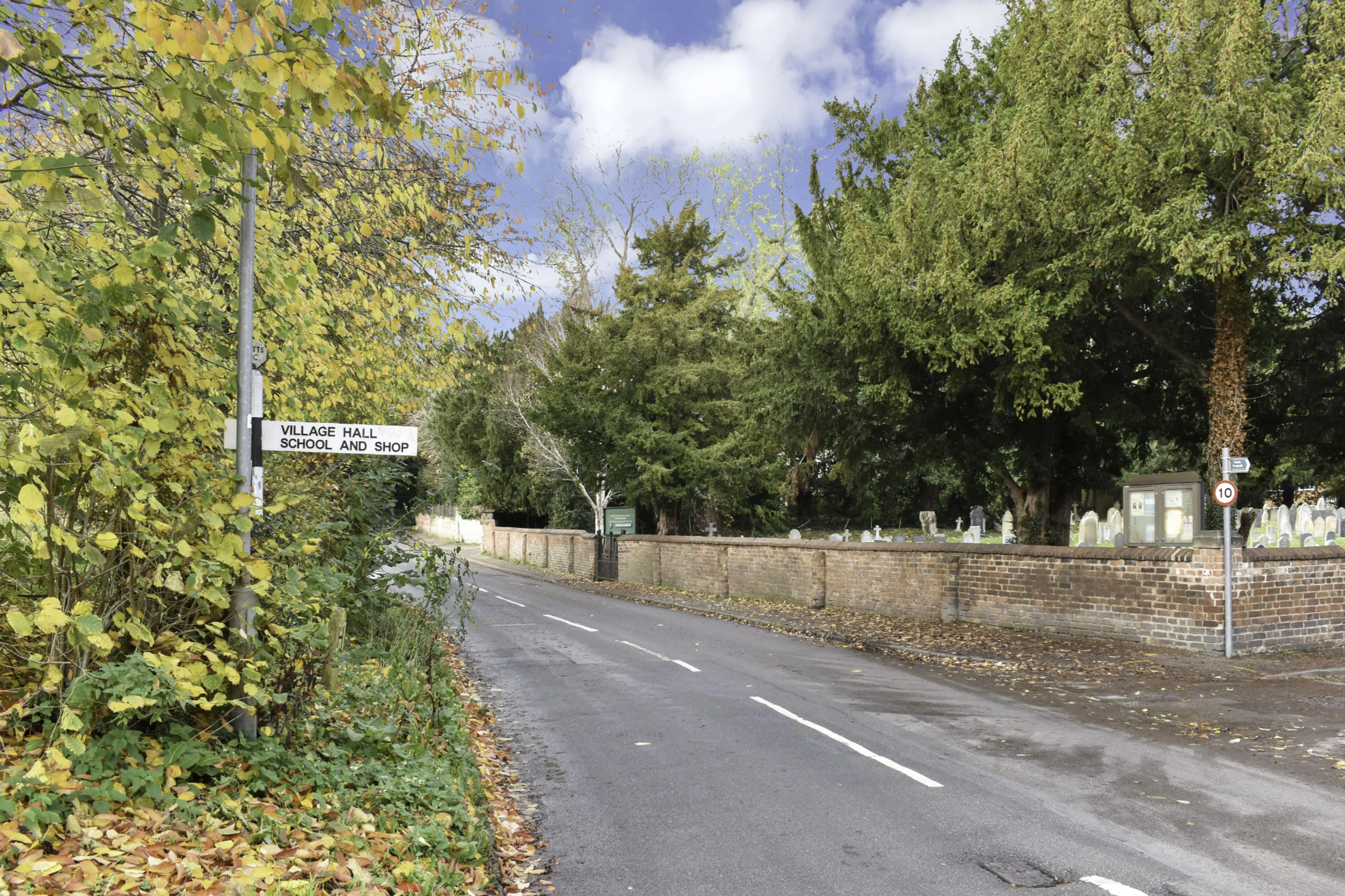 https://mr0.homeflow-assets.co.uk/files/media/image/0000/0000/868800e6e571b067bf15b3da24f50064/Elston(2).jpg