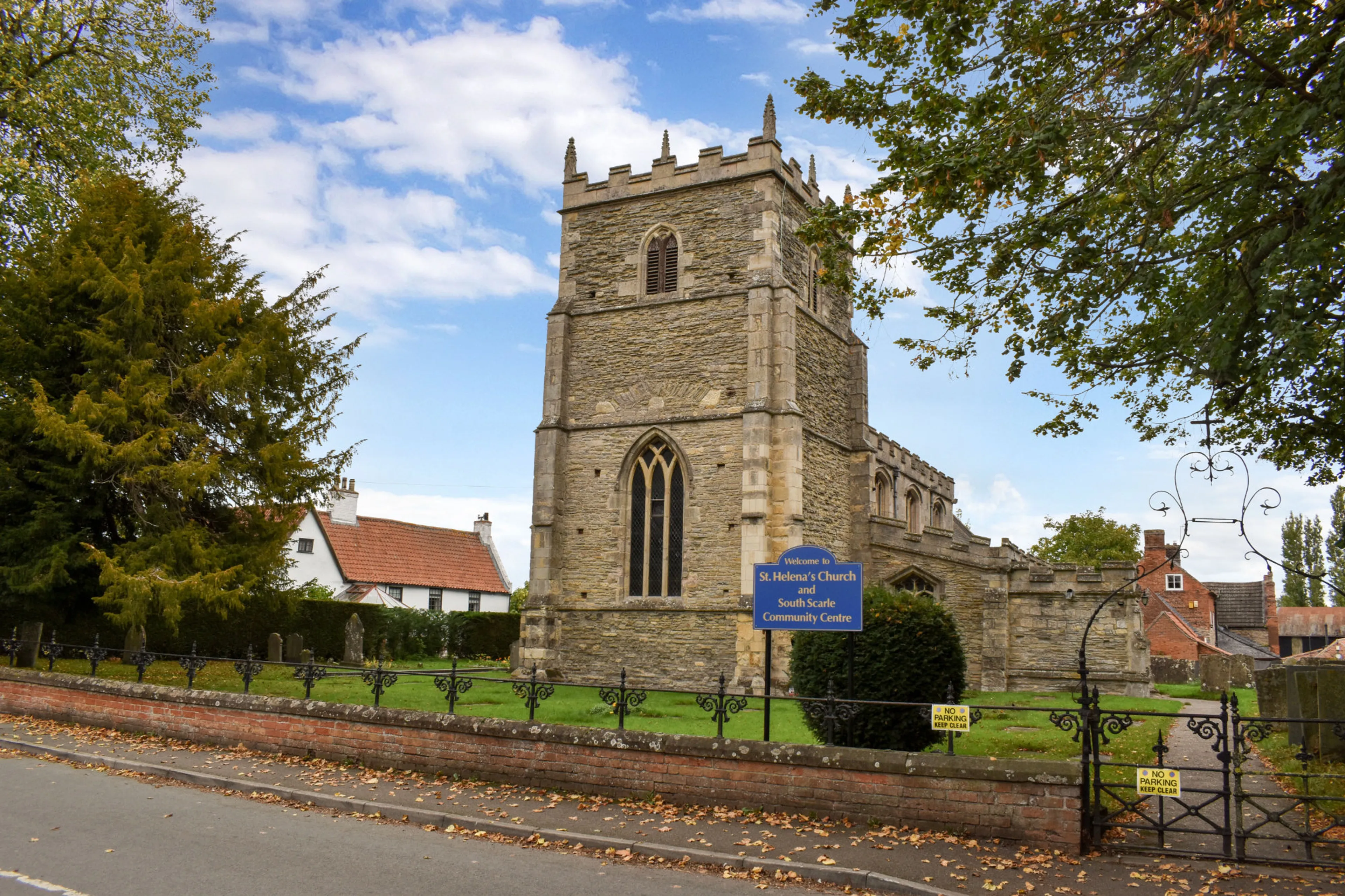 https://mr0.homeflow-assets.co.uk/files/media/image/0000/0000/88a3c2c71a8d61ec34e9d4e93abbd00d/SouthScarle2.jpg