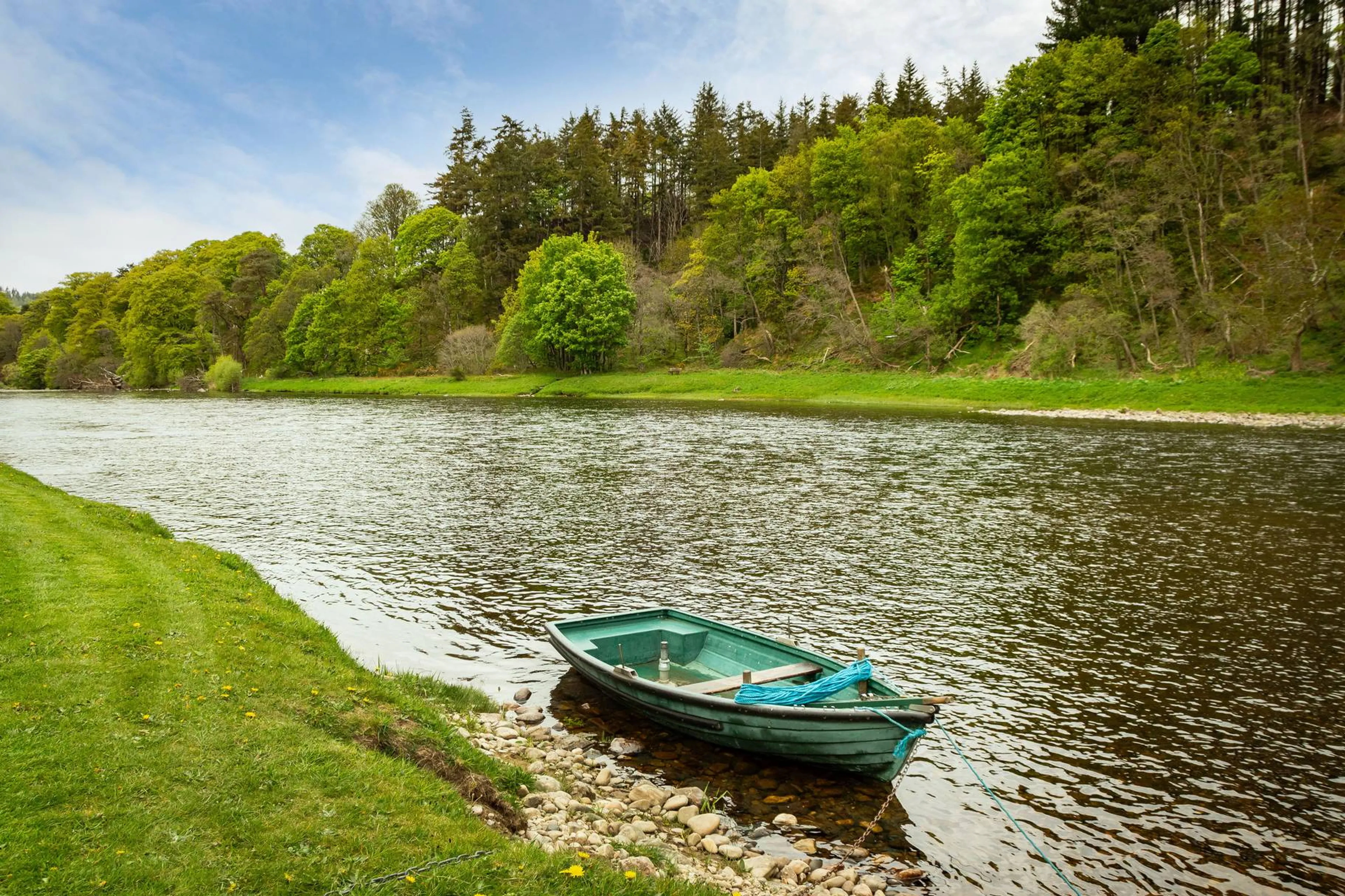 https://mr0.homeflow-assets.co.uk/files/media/image/0000/0000/8ae7d3d16aa20c3937f35d1b9637ed4a/78886_Fishing-031.jpg