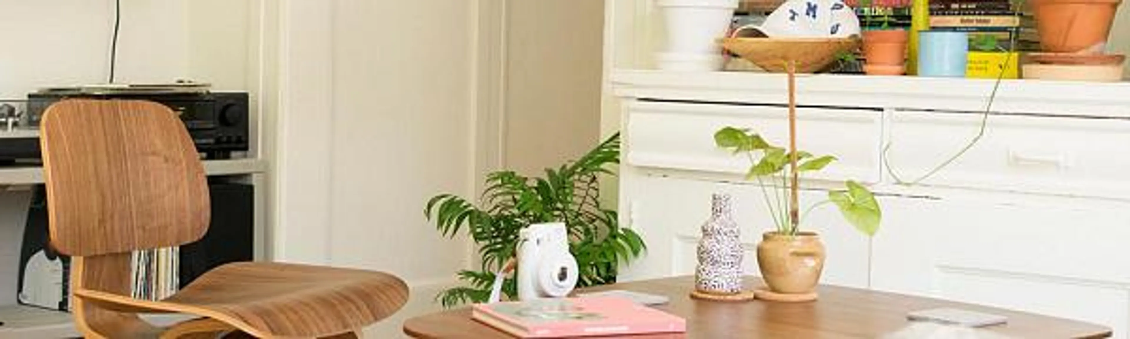 https://mr0.homeflow-assets.co.uk/files/media/image/0000/0000/cd4ac18d20d9950d1e155feb777d0586/A_Tenants_Guide_to_Renting-l-600c180.jpg
