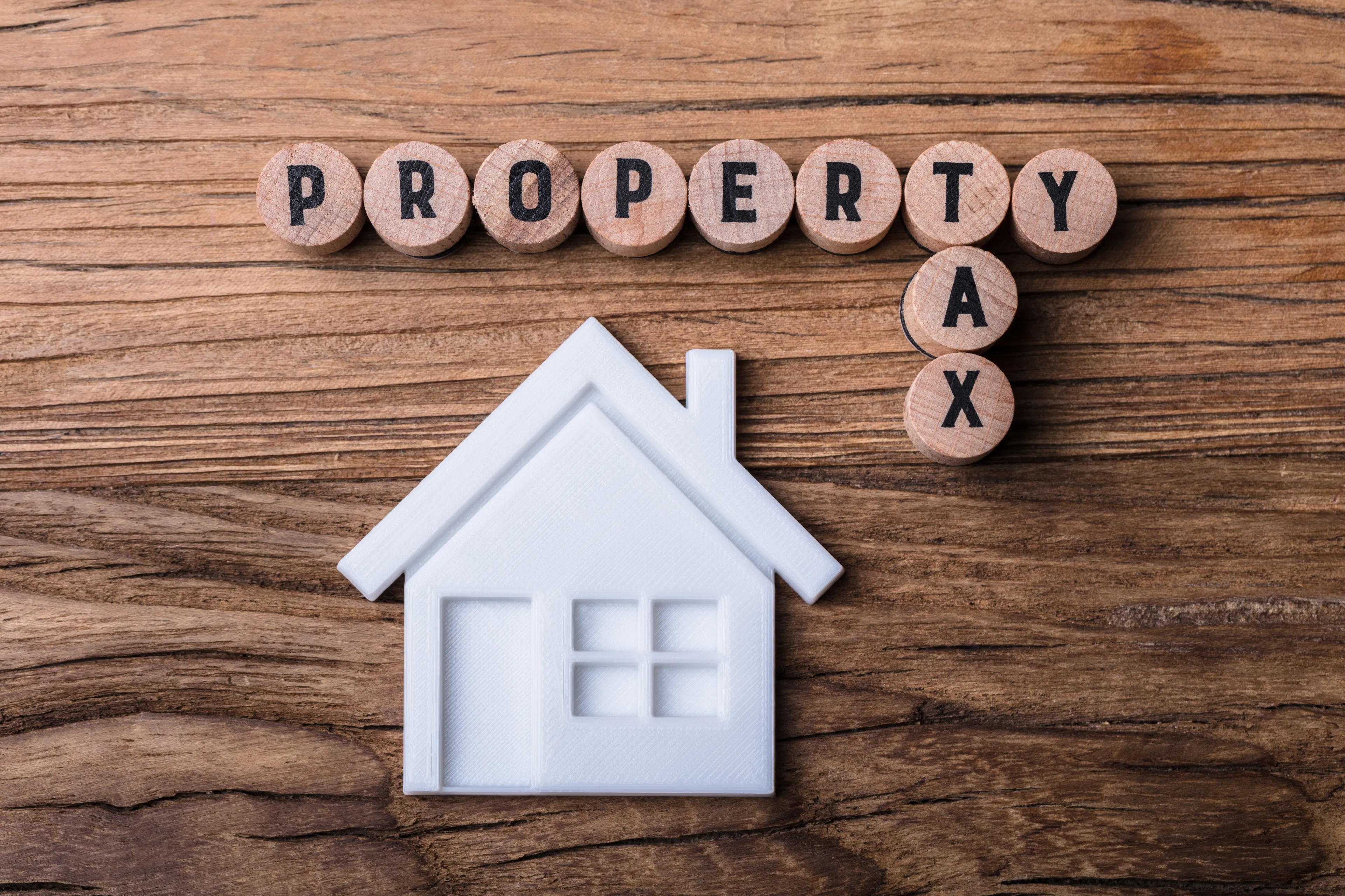 https://mr0.homeflow-assets.co.uk/files/media/image/0000/0000/d2756b238be076b4b670dbab35846ca2/uk-stamp-duty.jpg