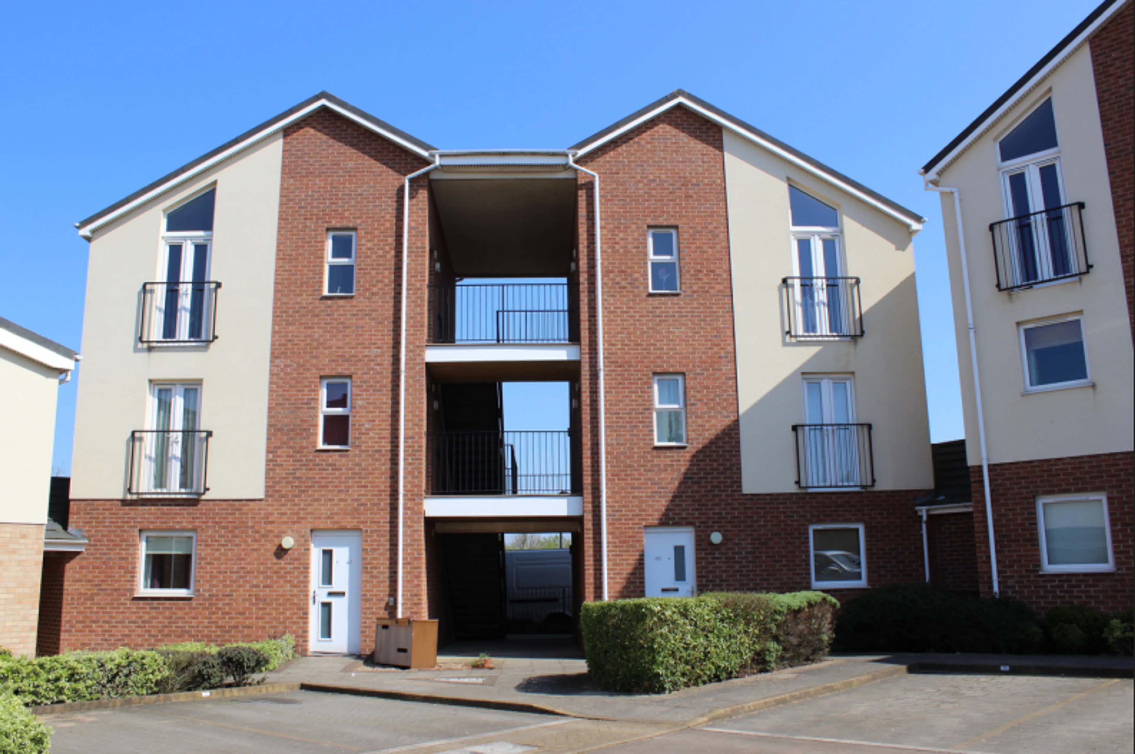 https://mr0.homeflow-assets.co.uk/files/media/image/0000/0000/e29a0d96c1af473a1bea3a1560a4b518/Selling-a-Leasehold-Property-02-12-2026_10_15_AM.png