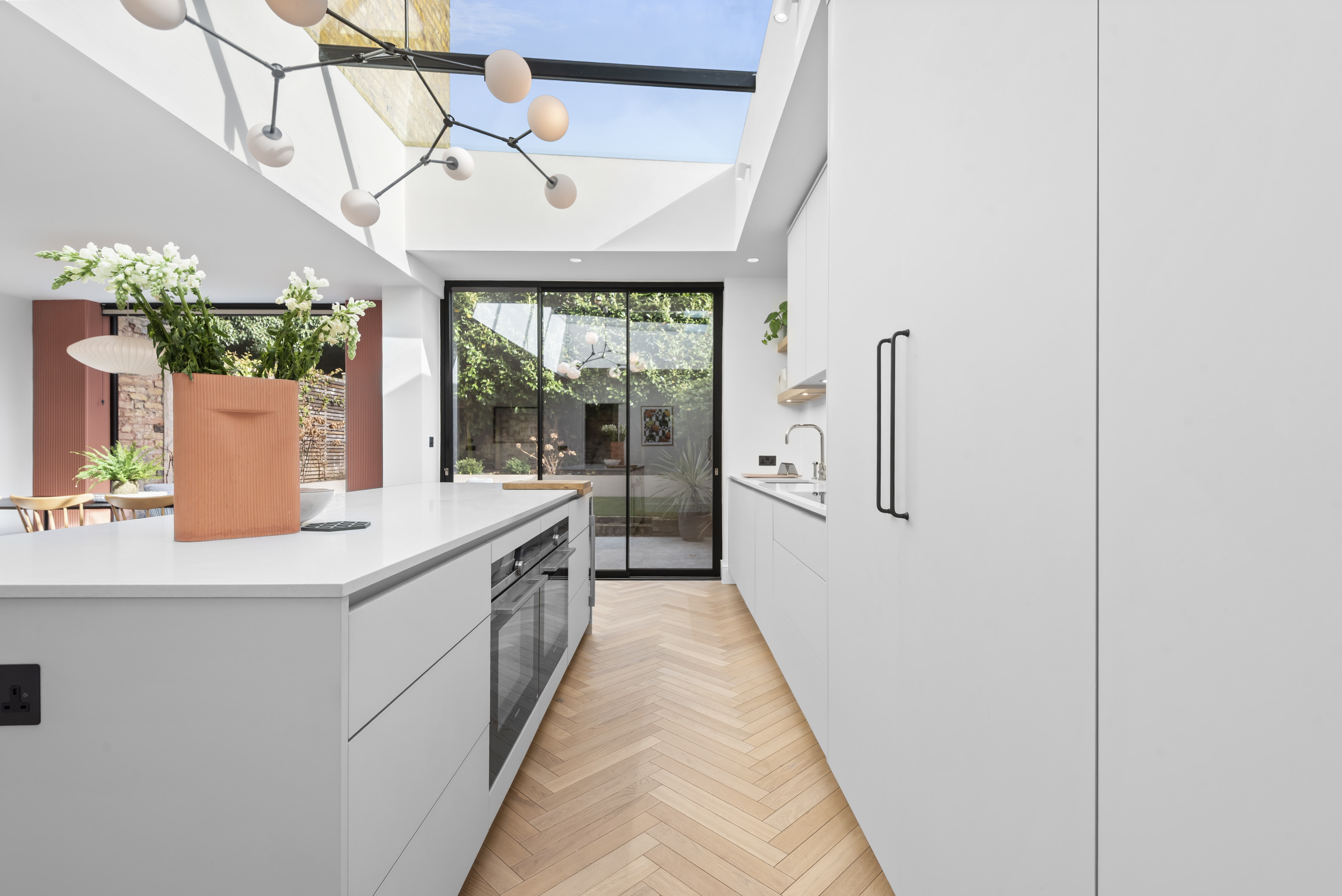 https://mr0.homeflow-assets.co.uk/files/media/image/0000/0000/67fd5a9693d0a37fd2c9506253cef075/inside-beautiful-home.jpg