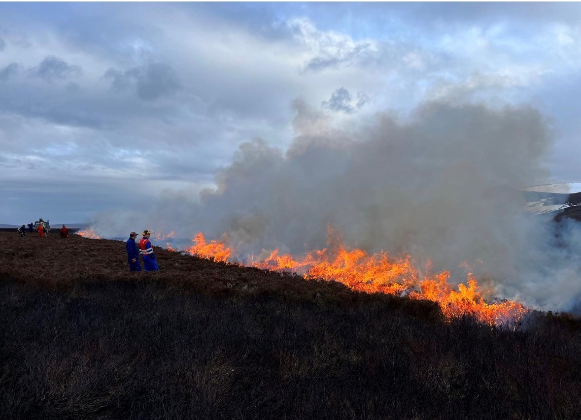 https://mr0.homeflow-assets.co.uk/files/media/image/0000/0000/6a368ad42d32b20cde64305bbac29317/Muirburn.jpg