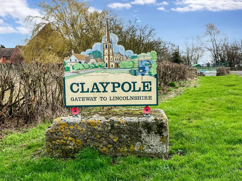 https://mr0.homeflow-assets.co.uk/files/media/image/0000/0000/22b15d4f3b563a0c787cb37a809093a9/Claypole3.jpg