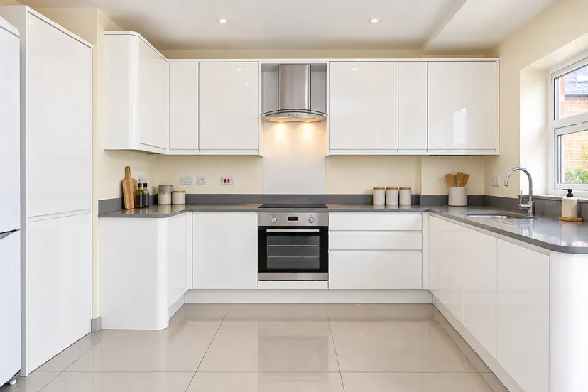 Bright-Minimalist-U-Shaped-Kitchen.png
