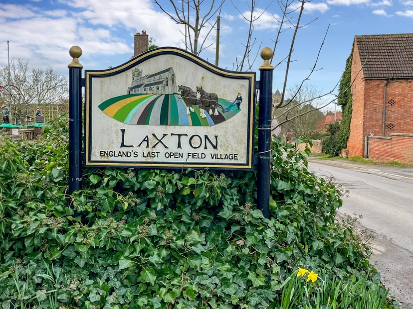 https://mr0.homeflow-assets.co.uk/files/media/image/0000/0000/5893c8b9836cc5c2811380321ba7d4fa/Laxton-2.jpg