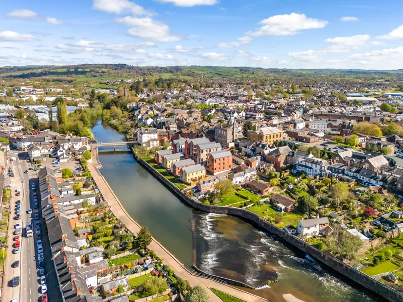 https://mr0.homeflow-assets.co.uk/files/media/image/0000/0000/b055571f598a4808198e42823ea1b31a/Tiverton.jpg