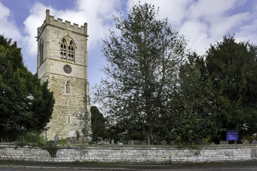 https://mr0.homeflow-assets.co.uk/files/media/image/0000/0000/b9d7ea3927690f07732028e1c3c9442f/SouthMuskham1.jpg