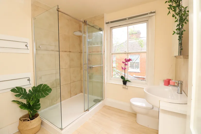 58-Gordon-Avenue-shower-room.jpg