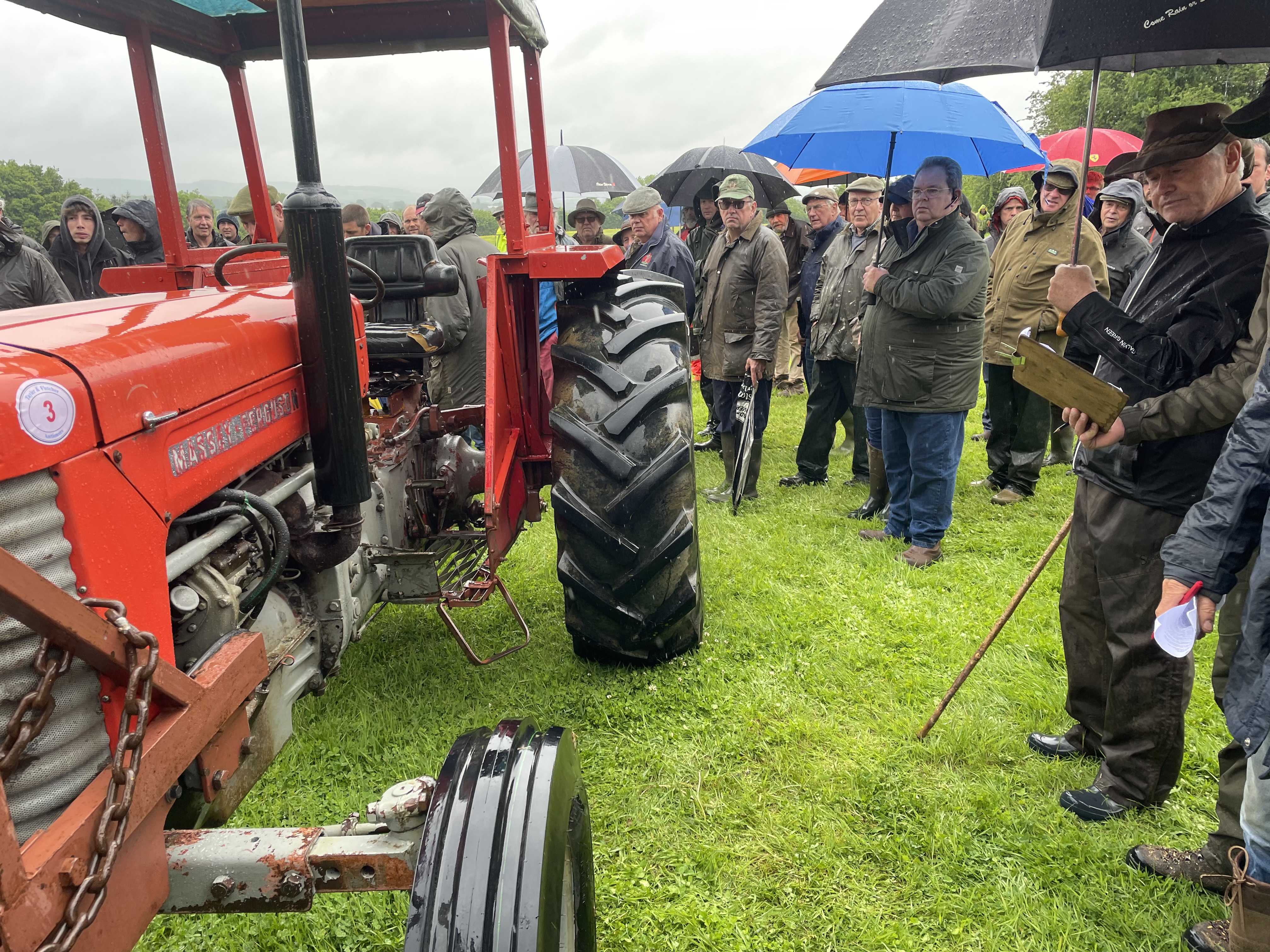 https://mr0.homeflow-assets.co.uk/files/media/image/0000/0000/9e135348cd72c382eeedd817d5b2972a/Machinery_Sale.JPG