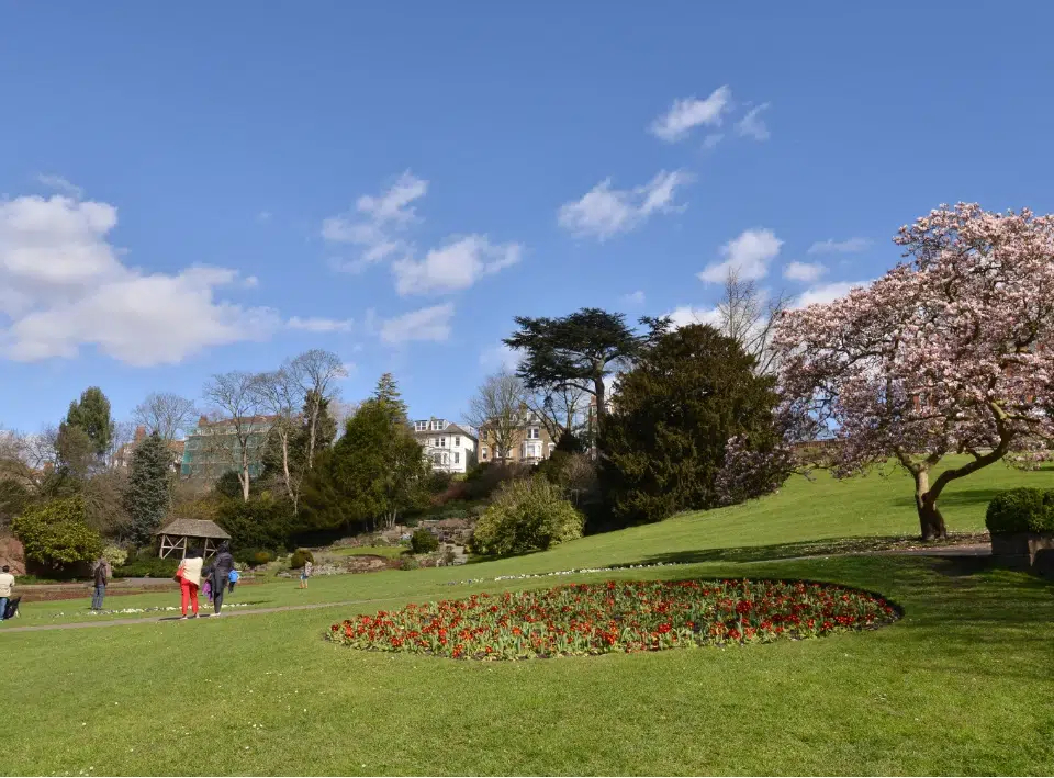 https://mr0.homeflow-assets.co.uk/files/media/image/0000/0000/f04be7d5c69d1f0f2b51dd2176f8c025/Richmond-Hero-1.jpg