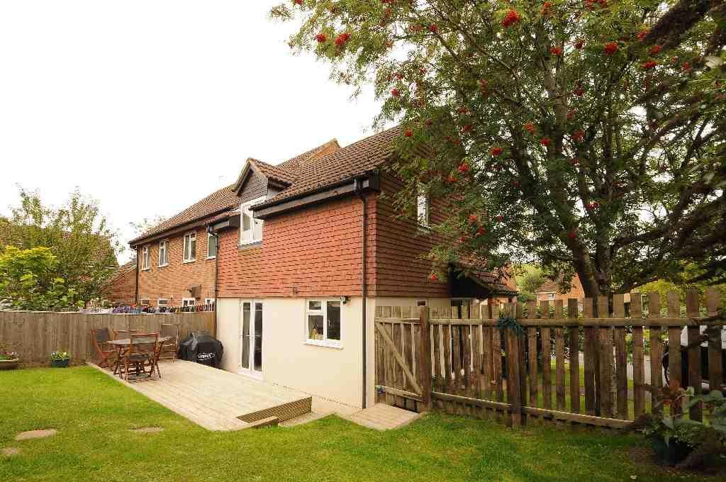 2 bedroom property for sale in Downshire Close Great Shefford, Hungerford Guide price £205,000