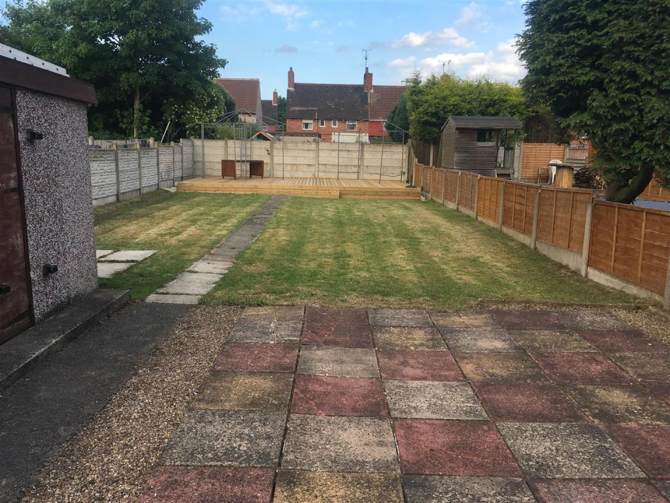 2 bedroom property for sale in Third Avenue, Clipstone Village